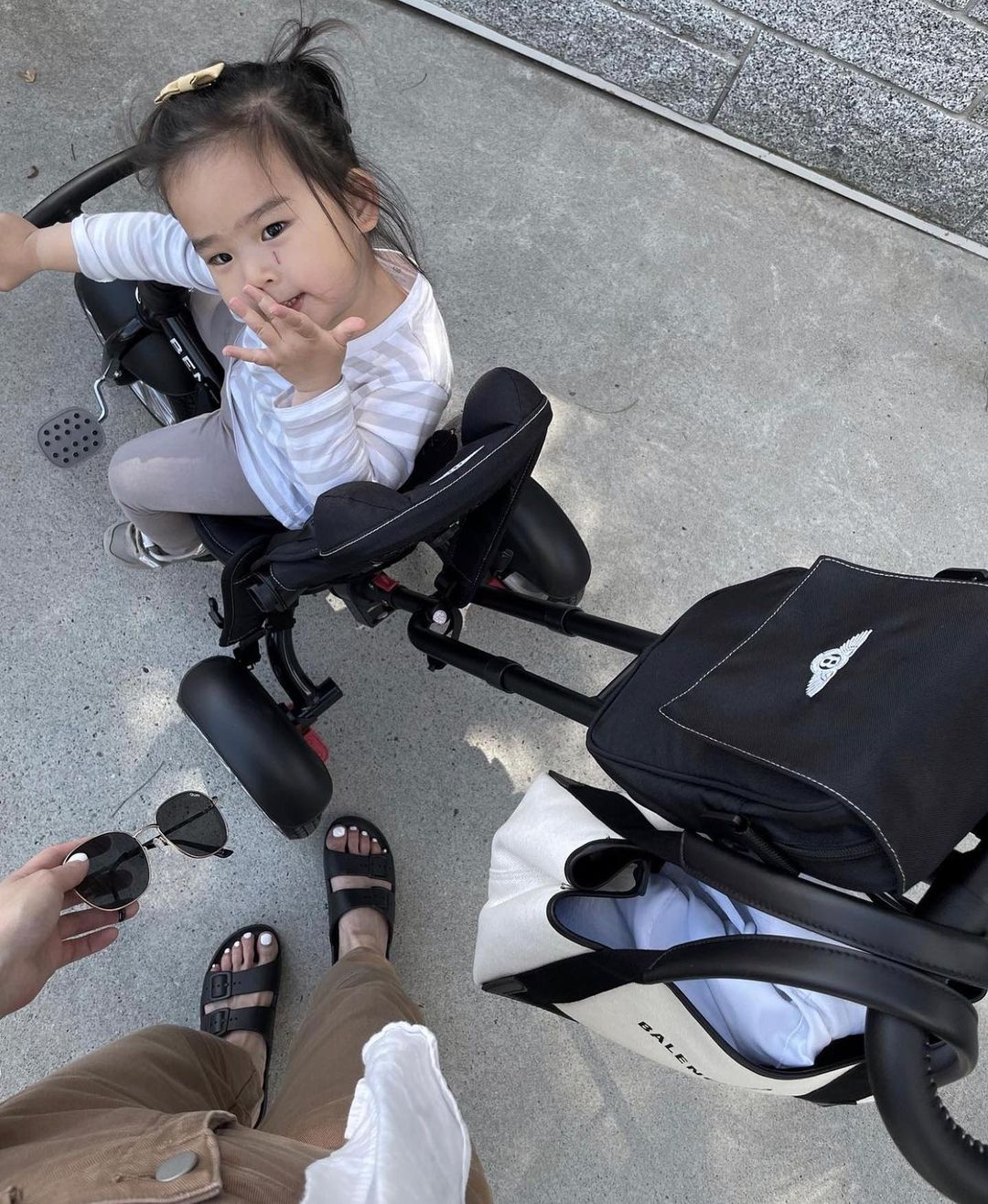 SHOULD A 2 YEAR OLD BE ABLE TO PEDAL A TRICYCLE?