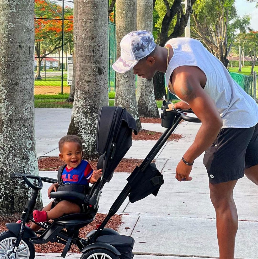 WHAT TO BRING AT A PARK FOR A TODDLER