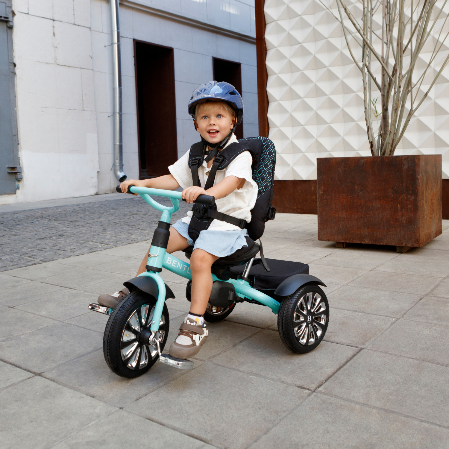 The Best Outdoor Adventures with a Bentley Trike This Fall