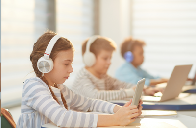 WAYS TO KEEP KIDS IN BALANCE WITH DIGITAL MEDIA AND TECHNOLOGY